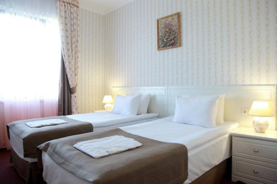 Knyazhyi Dvir Hotel Knyazhichi  Cameră foto