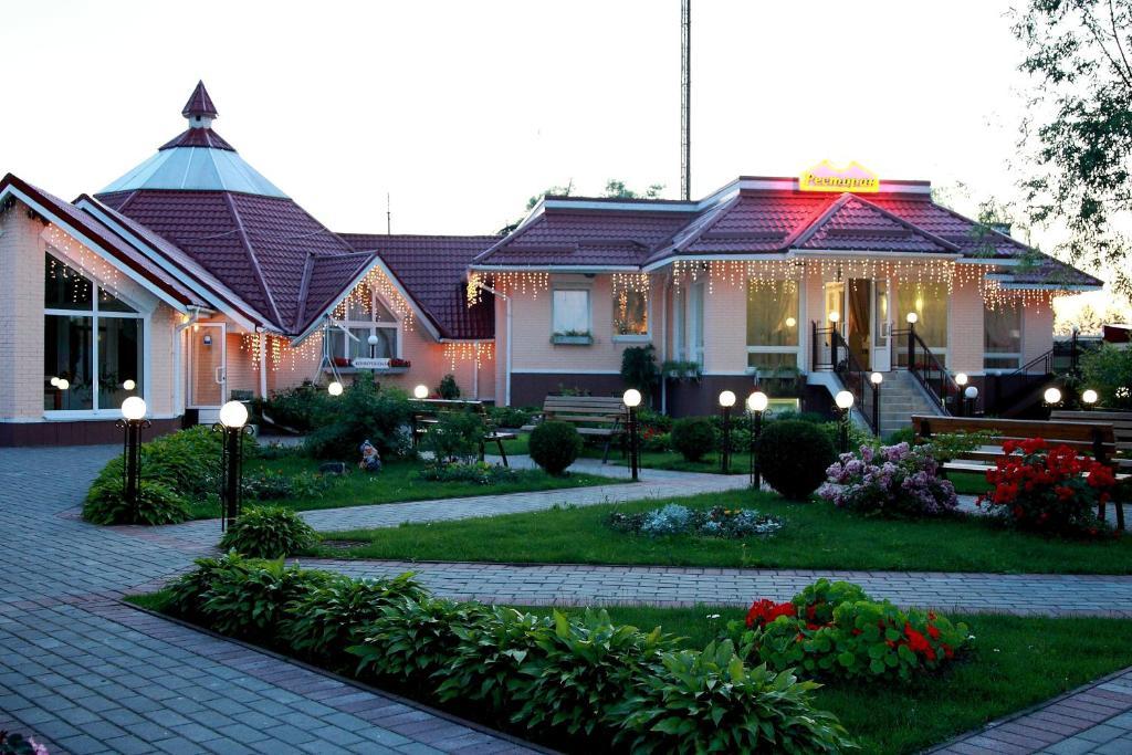 Knyazhyi Dvir Hotel Knyazhichi  Exterior foto